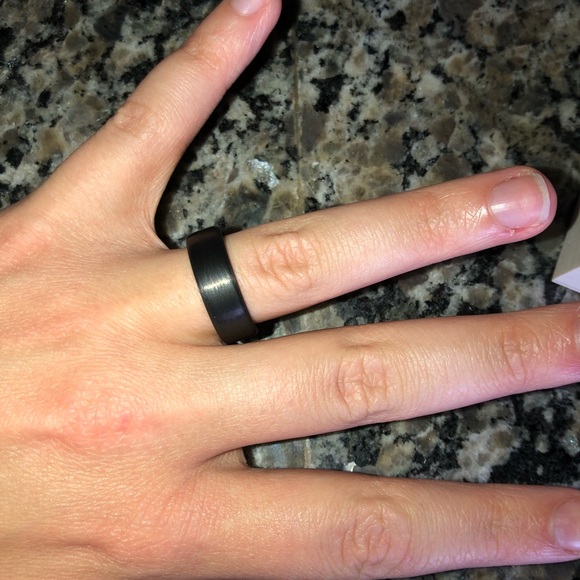 Brand New *never used* Wedding Band - Picture 2 of 6